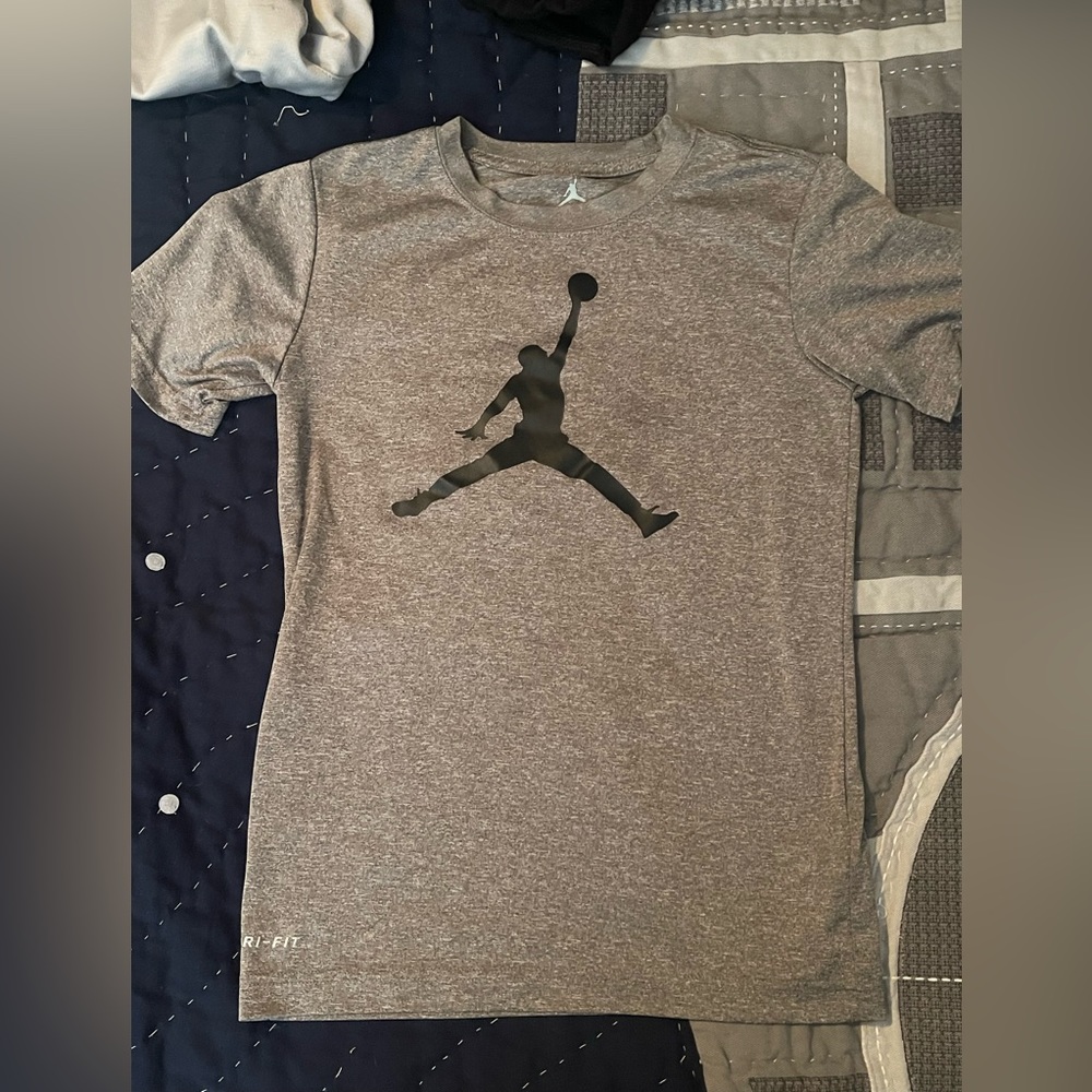 EUC, boys medium Nike Jordan Dri-Fit short sleeve tee with  Jumpman logo